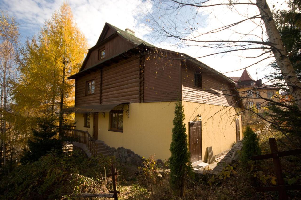 Na Velykim Hotel Yaremche Exterior photo