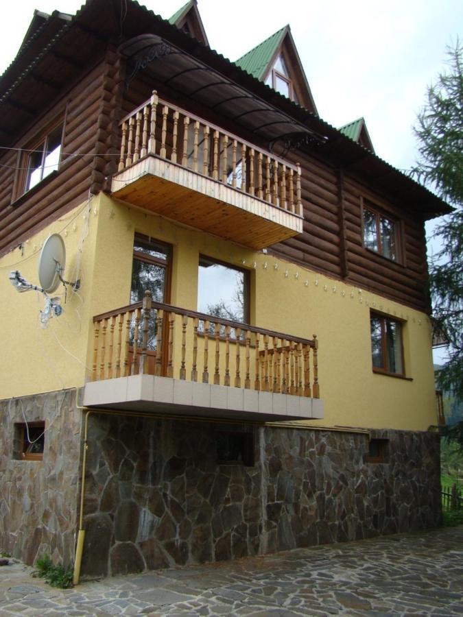 Na Velykim Hotel Yaremche Exterior photo