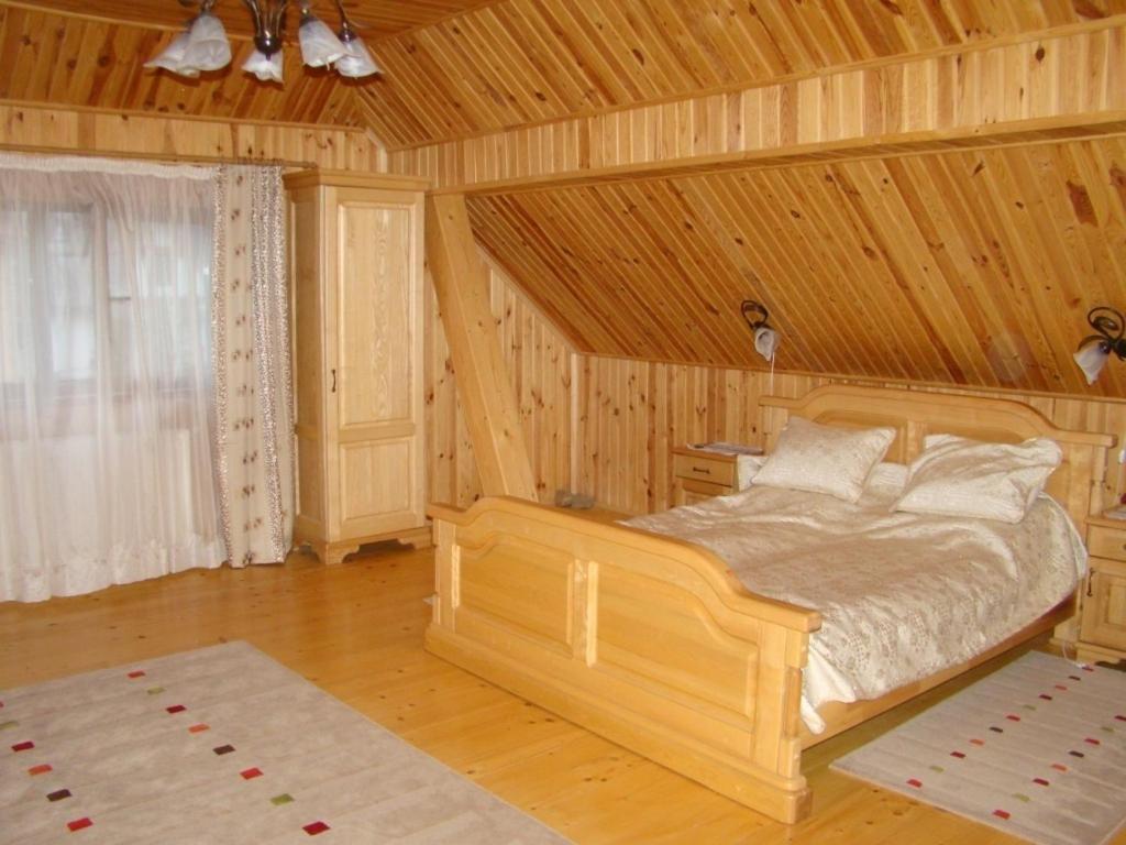 Na Velykim Hotel Yaremche Exterior photo