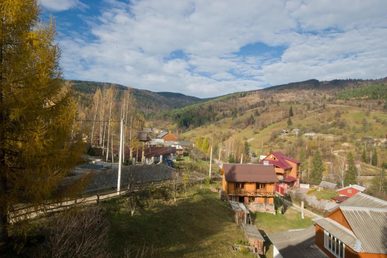 Na Velykim Hotel Yaremche Exterior photo